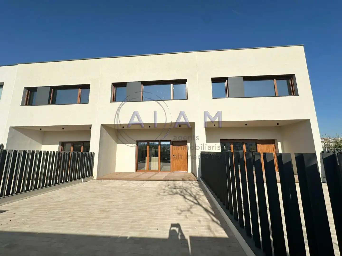 Casa con jardín en venta en Carrer GUIFRÉ PILOS, imagen 2
