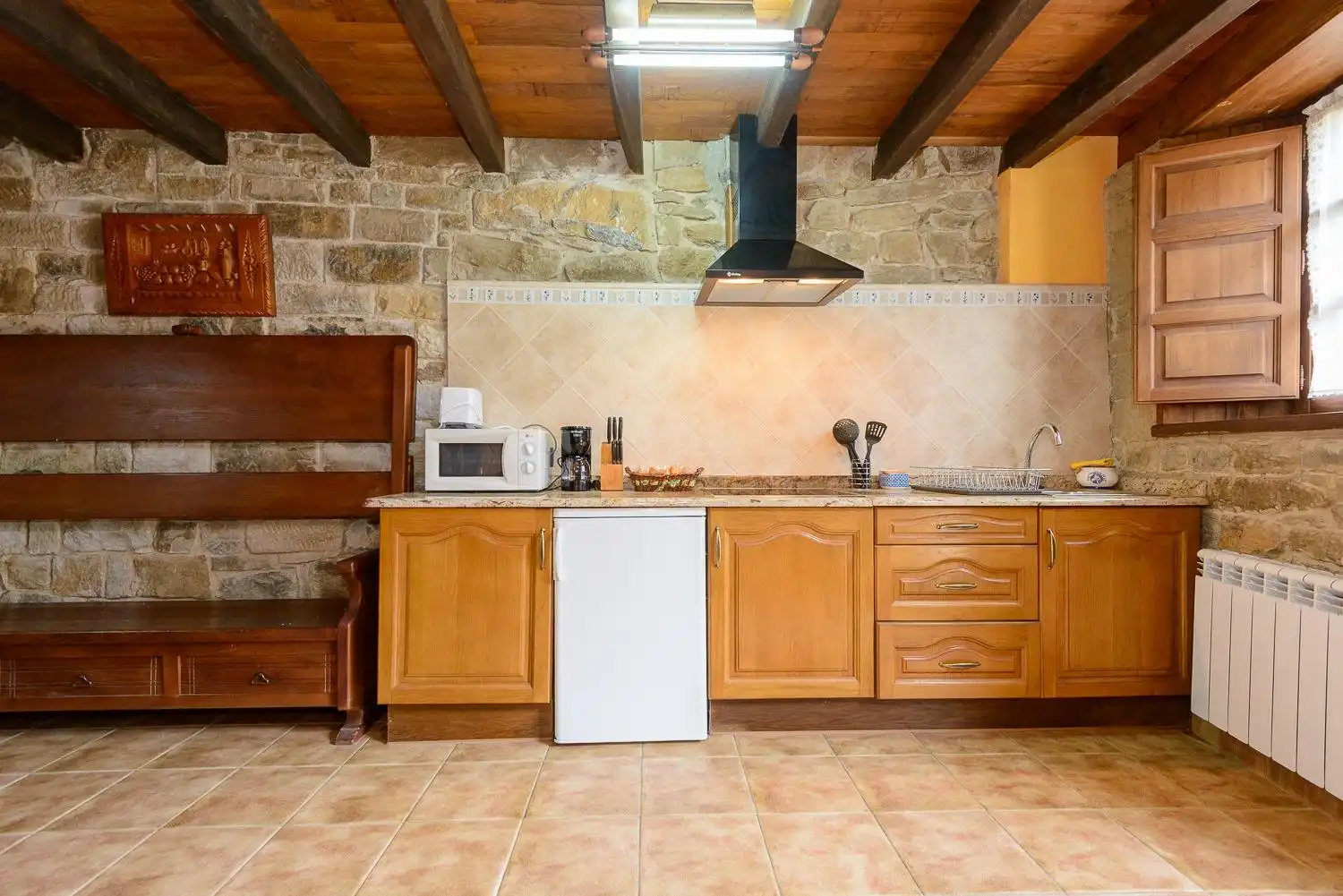 Cuina de Casa o xalet en venda en Caso amb Calefacció i Moblat