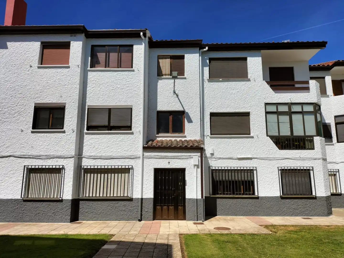 Vista exterior de Pis en venda en Villada amb Calefacció, Jardí privat i Terrassa