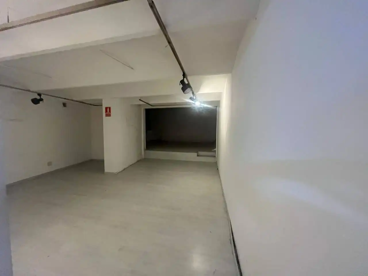 Locale commerciale in affitto a Plaza Sant Joan