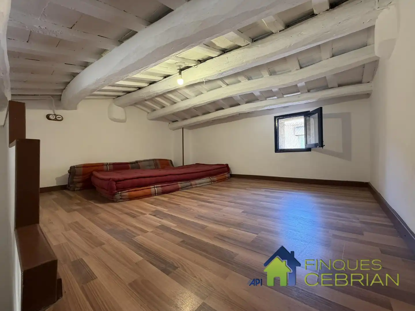 Einfamilien-Reihenhaus zur Miete in El Masnou mit Heizung, Ofen und Fernseher