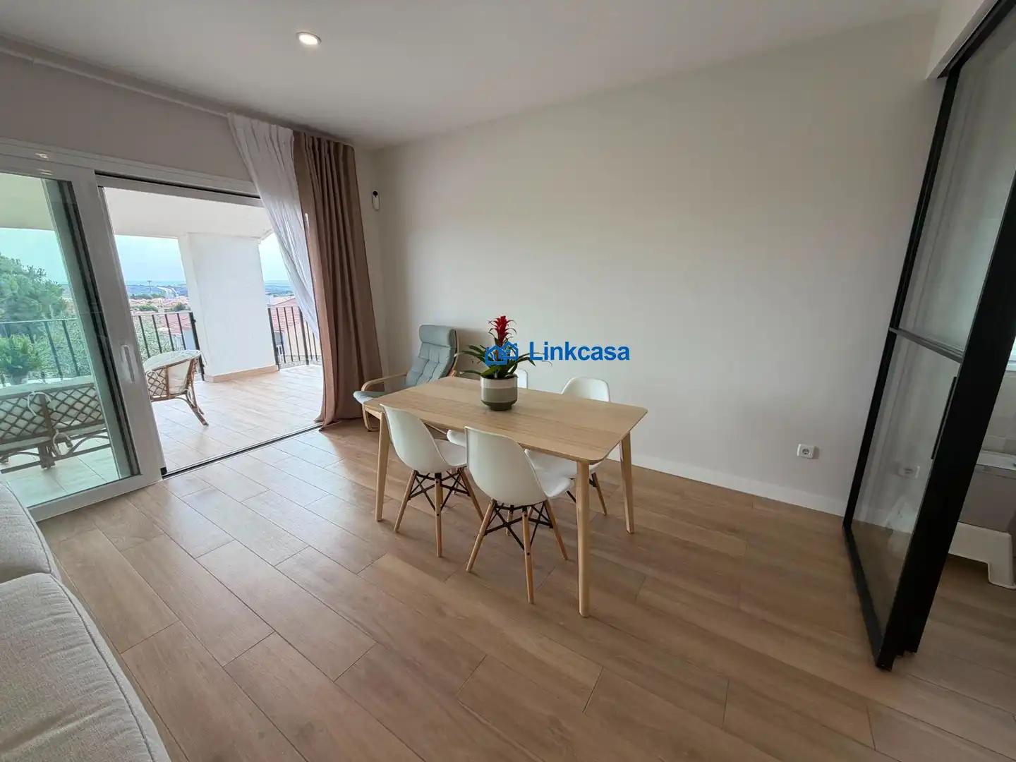 Comedor de Casa o chalet en venta en Navas del Rey con Calefacción, Jardín privado y Terraza
