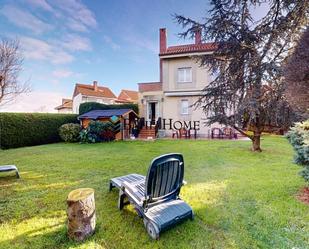 Jardí de Casa o xalet en venda en Camargo amb Terrassa i Balcó