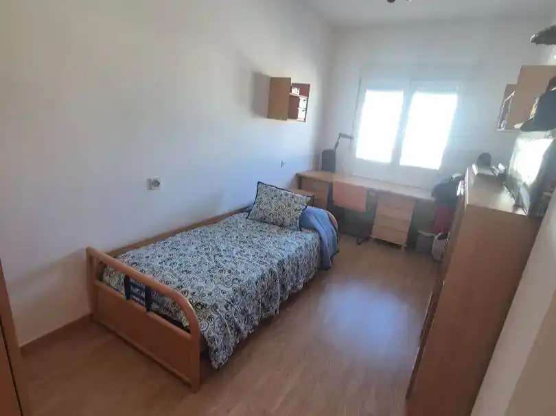 Dormitori de Pis en venda en Poblete amb Aire condicionat, Jardí privat i Parquet