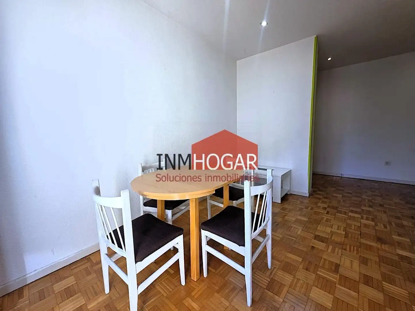 Piso en venta en Ávila con Calefacción, Parquet y Balcón