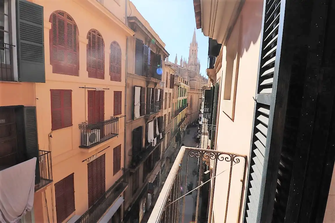 Vista exterior de Piso de alquiler en  Palma de Mallorca con Amueblado, Horno y Balcón