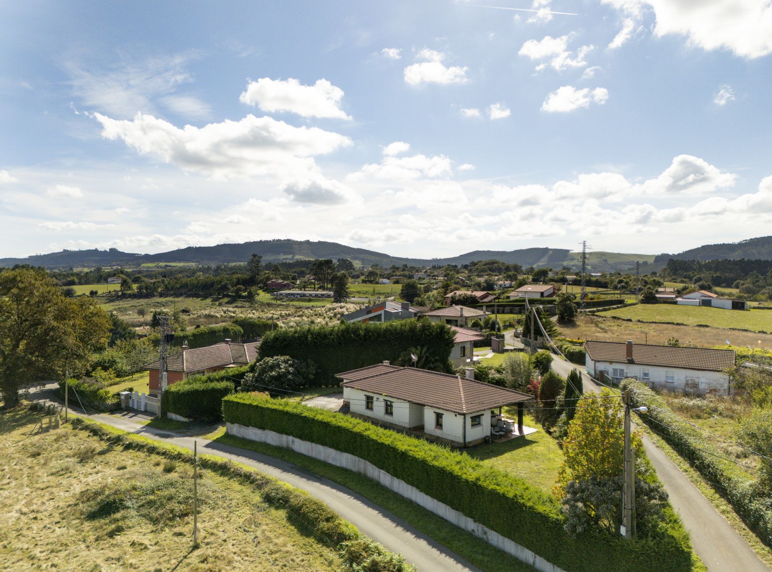Vista exterior de Casa o xalet en venda en Villaviciosa amb Calefacció, Jardí privat i Terrassa