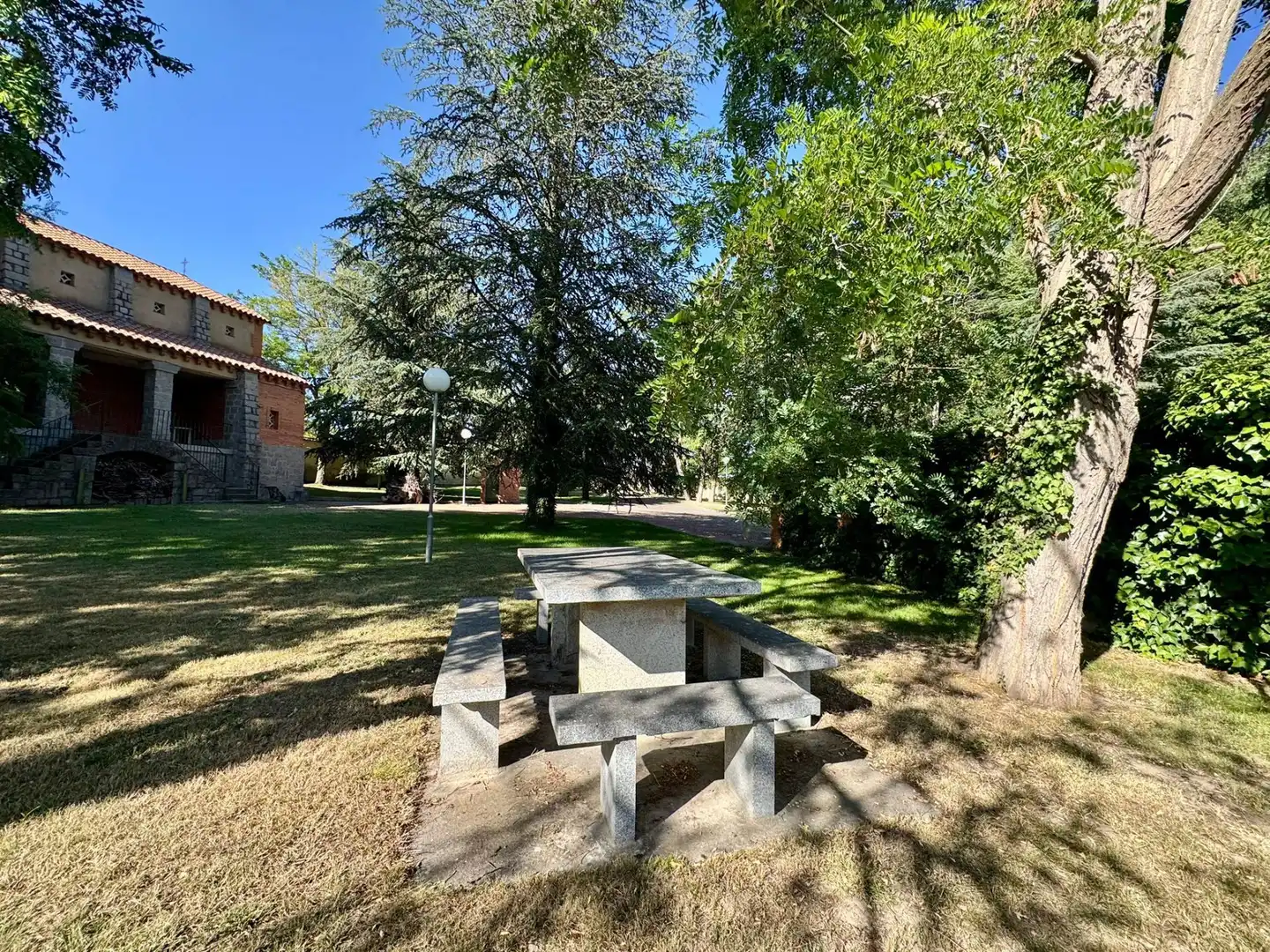 Jardí de Nau industrial en venda en Segovia