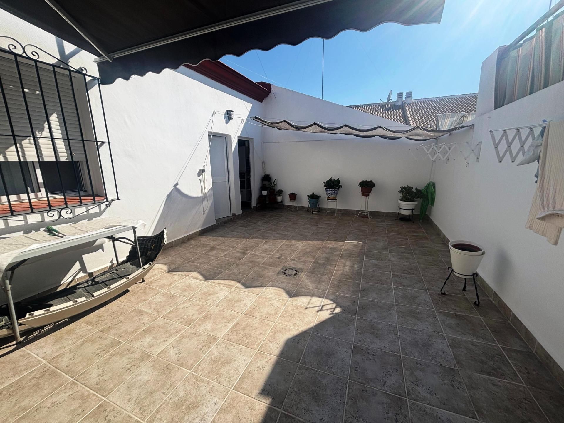 Terrace of House or chalet for sale in Villamanrique de la Condesa  with Air Conditioner and Storage room