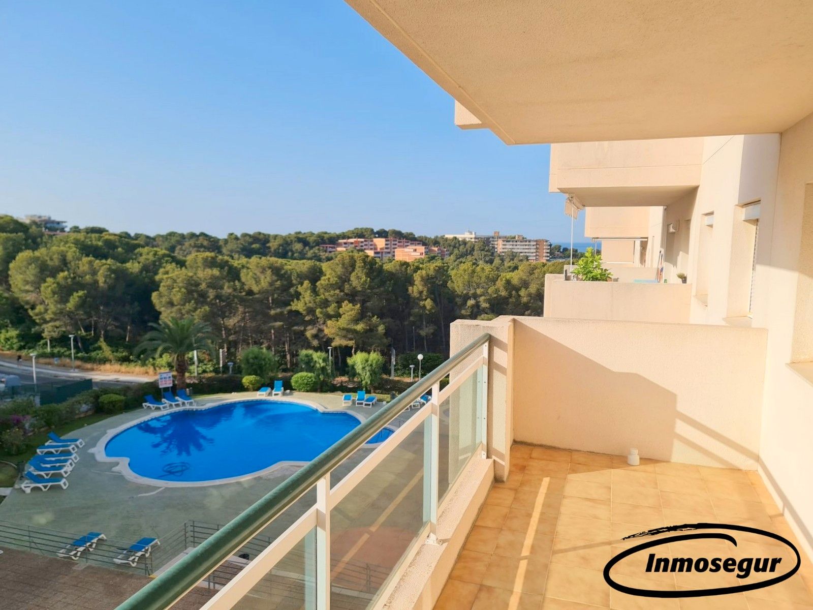 Piscina de Apartament en venda en Salou amb Aire condicionat, Calefacció i Terrassa