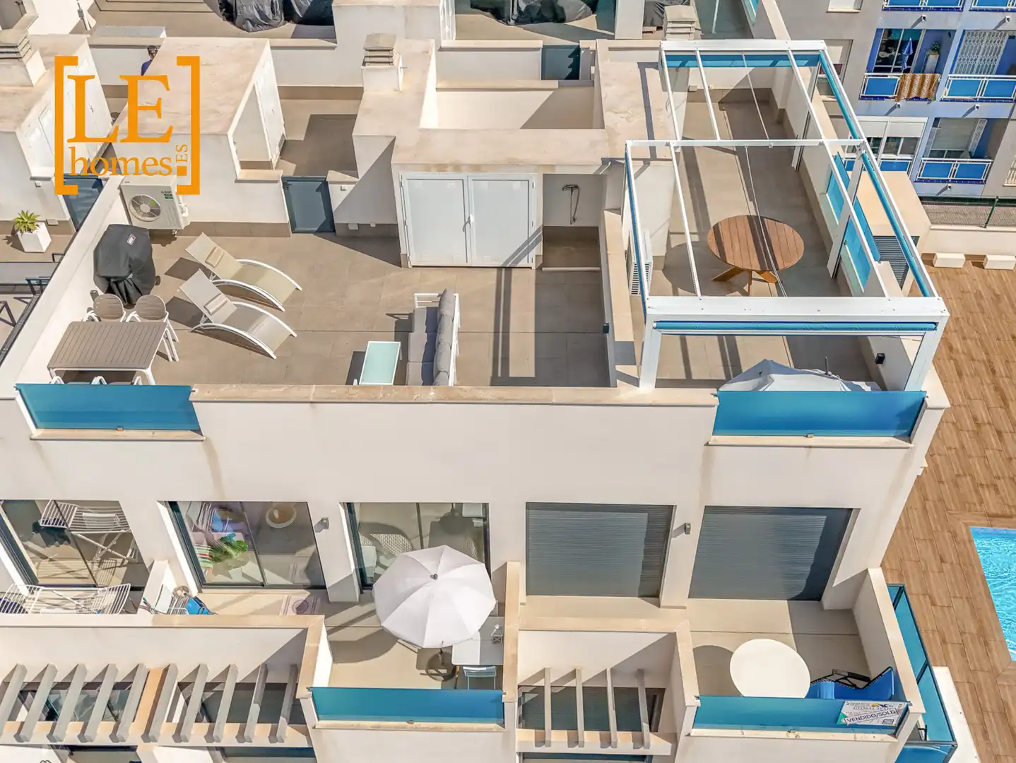 Vista exterior de Ático en venta en Torrevieja con Aire acondicionado, Terraza y Horno