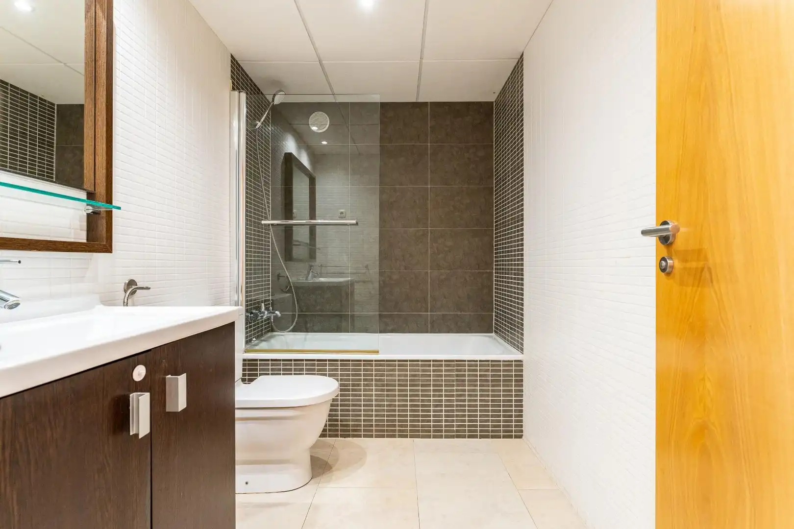 Bathroom of Attic for sale in Salou  with Air Conditioner, Heating and Terrace