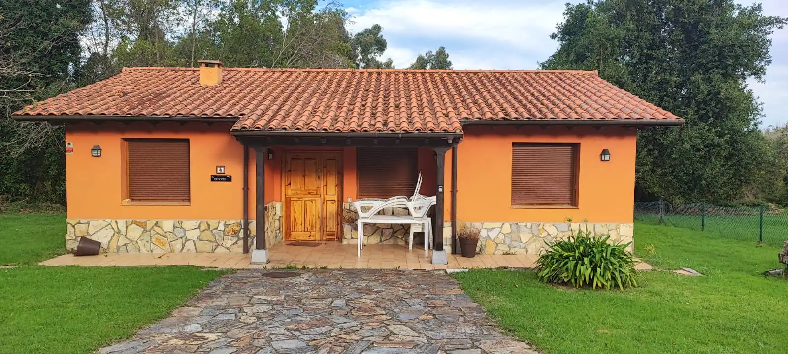 Außenansicht von Country house zum Verkauf in Llanes mit Heizung, Privatgarten und Terrasse