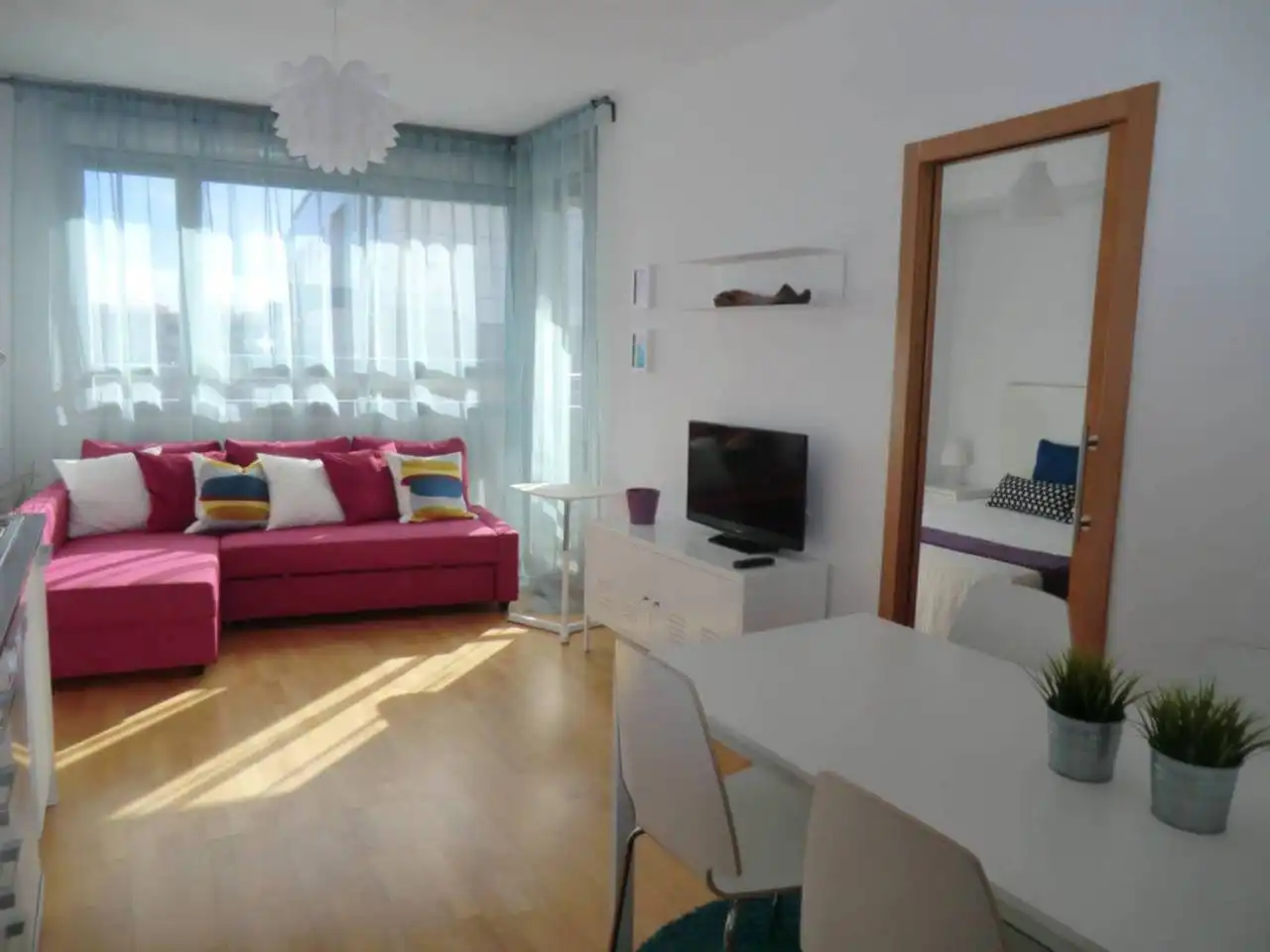 Living room of Flat for rent in  Valencia Capital  with Air Conditioner, Heating and Parquet flooring