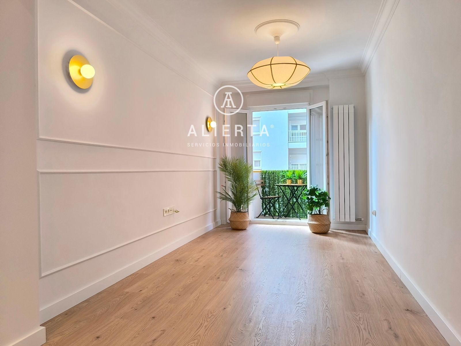 Exterior view of Flat for sale in  Zaragoza Capital  with Air Conditioner, Heating and Terrace