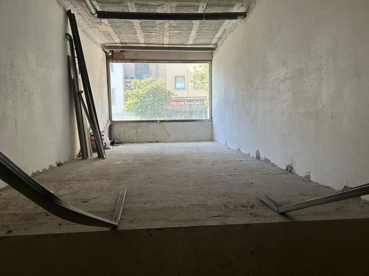 Local comercial de lloguer a Del Barrio, imagen 5