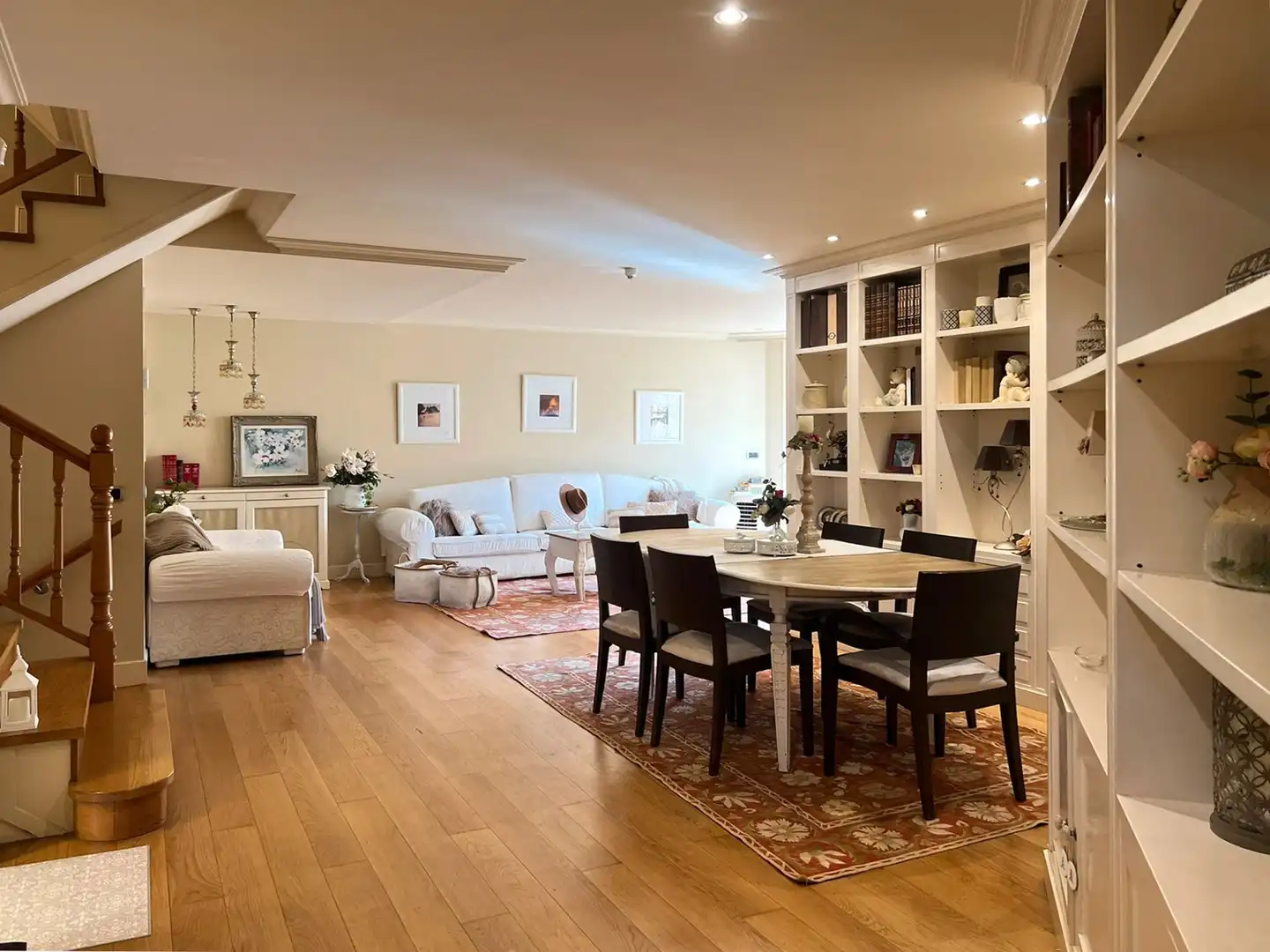Comedor de Casa adosada en venta en Zarautz con Aire acondicionado, Calefacción y Jardín privado