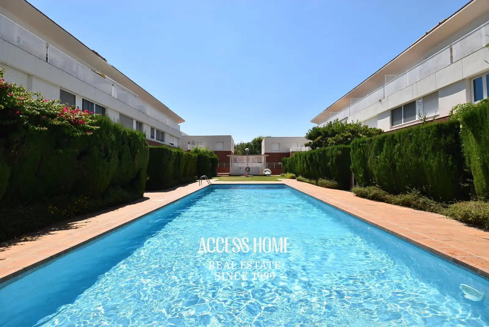 Piscina de Casa adosada en venda en Premià de Mar amb Aire condicionat, Calefacció i Terrassa