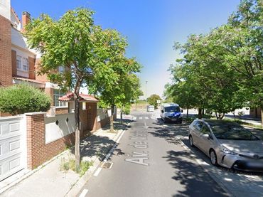 Casa aparellada en venda a avda Maria Moliner