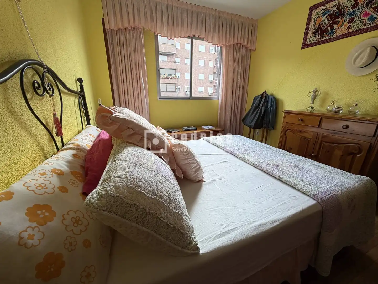Habitación de Piso en venta en Madrid con Calefacción, Parquet y Terraza