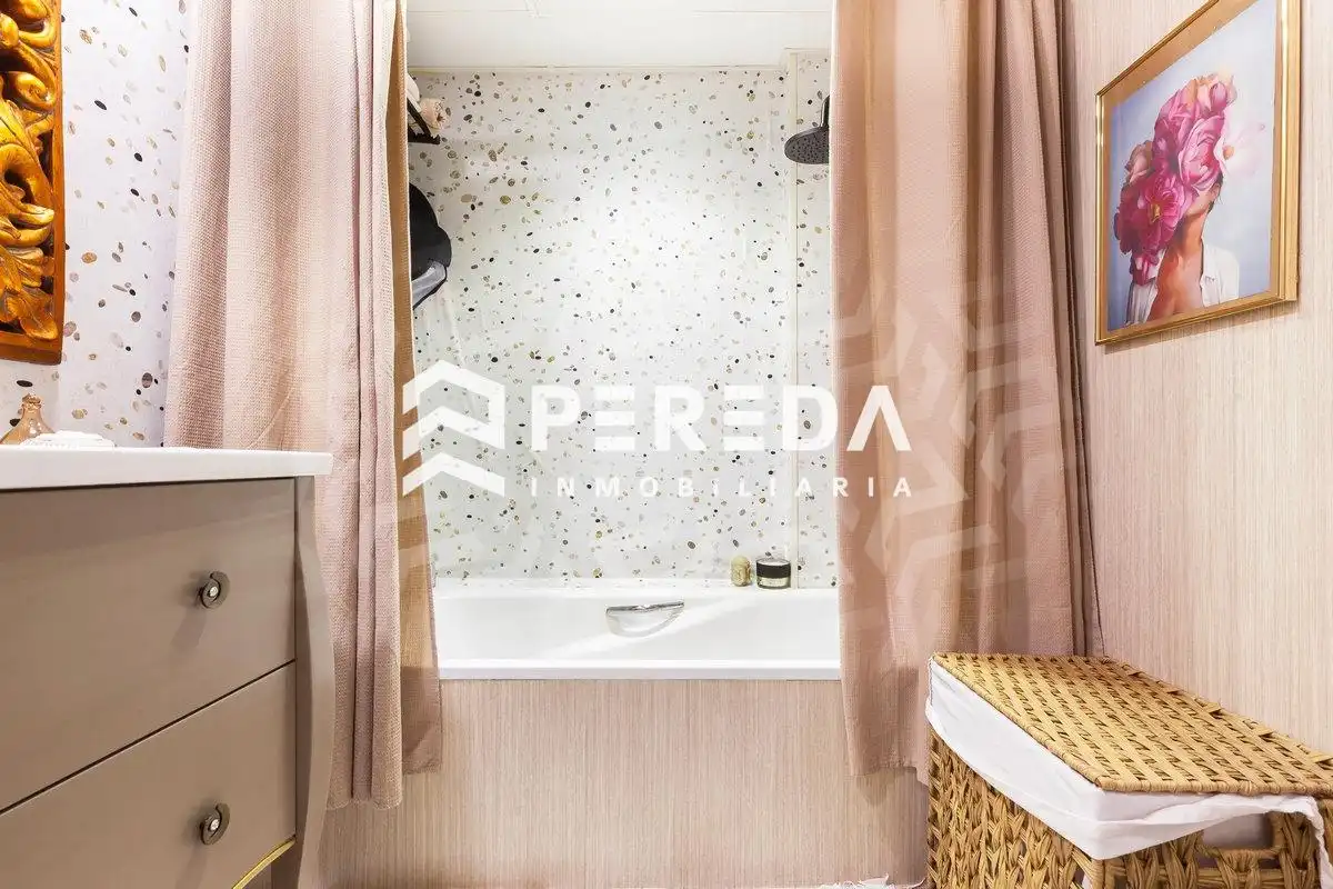 Baño de Apartamento en venta en Roquetas de Mar ciudad