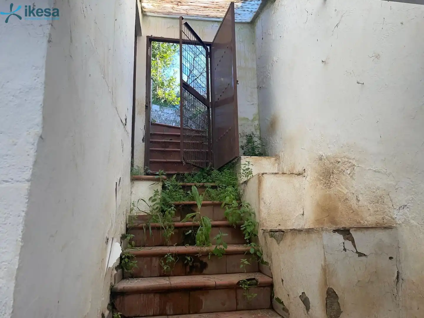 Casa adosada en venta en Constantina