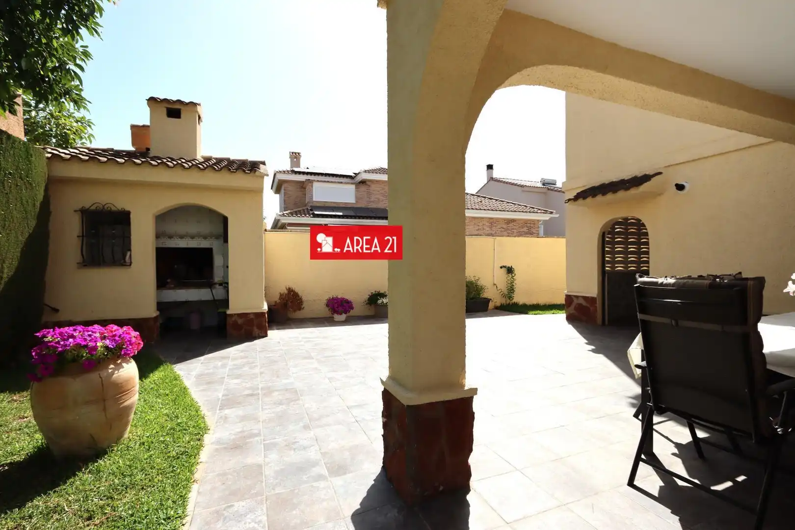 Garden of Houses for sale in La Pobla de Vallbona  with Heating, Terrace and Storage room