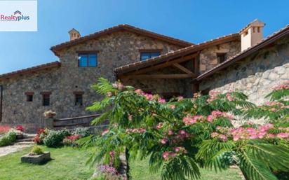 Vista exterior de Casa o xalet en venda en Navalperal de Tormes amb Calefacció, Jardí privat i Terrassa