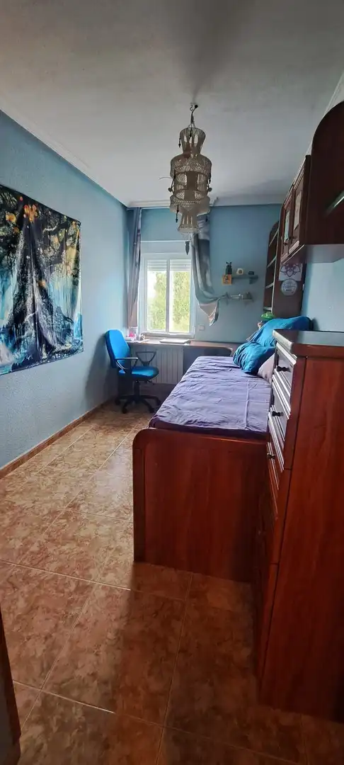 Habitación de Casa adosada en venta en Ávila con Calefacción y Amueblado