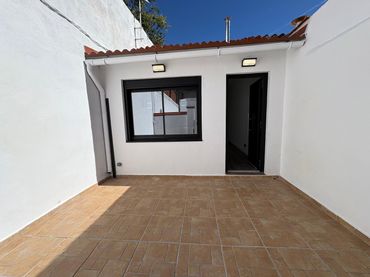 Casa aparellada en venda a Centre - Sant Oleguer