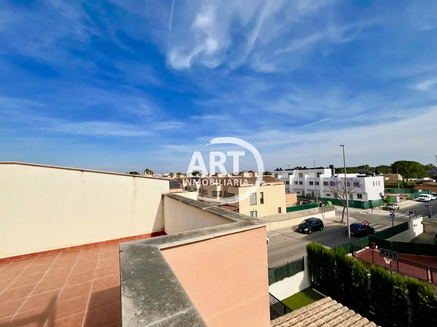 Außenansicht von Einfamilien-Reihenhaus zum Verkauf in San Antonio de Benagéber mit Klimaanlage, Heizung und Terrasse