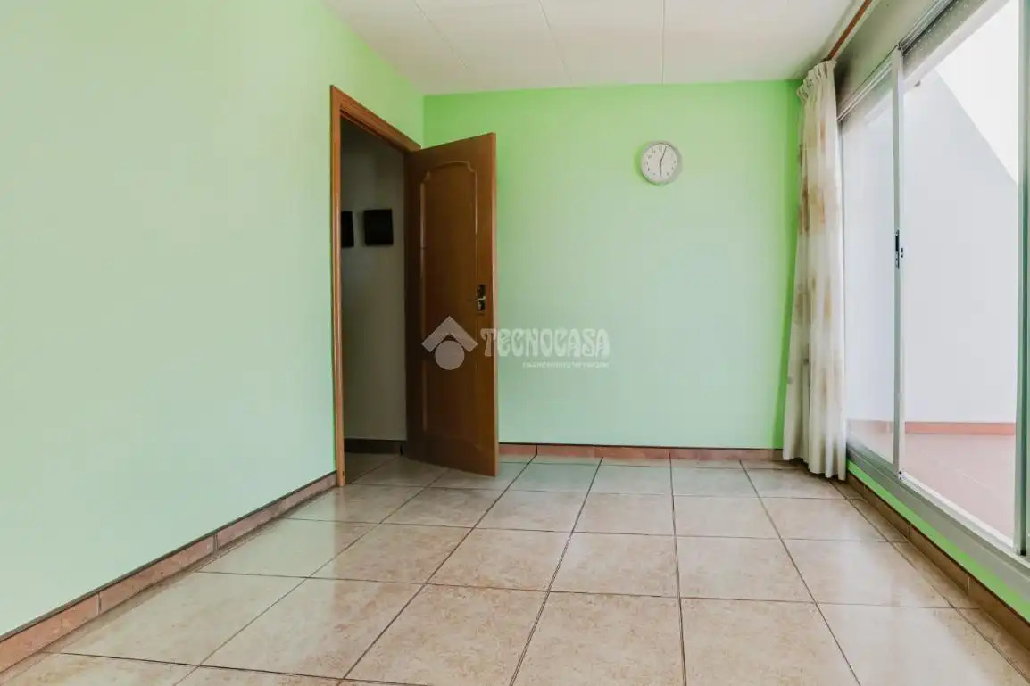 Schlafzimmer von Einfamilien-Reihenhaus zum Verkauf in Terrassa mit Terrasse