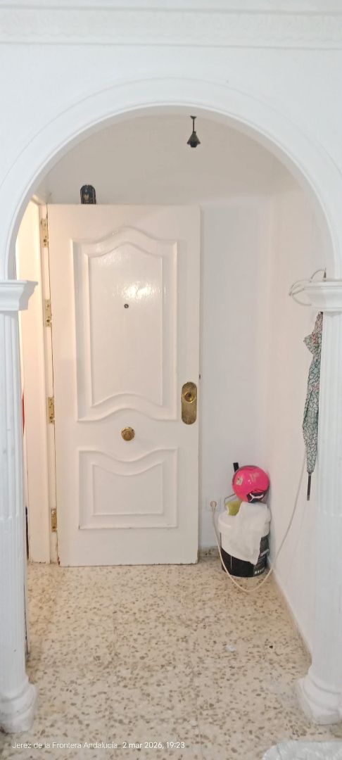 Flat for sale in Jerez de la Frontera  with Air Conditioner and Washing machine