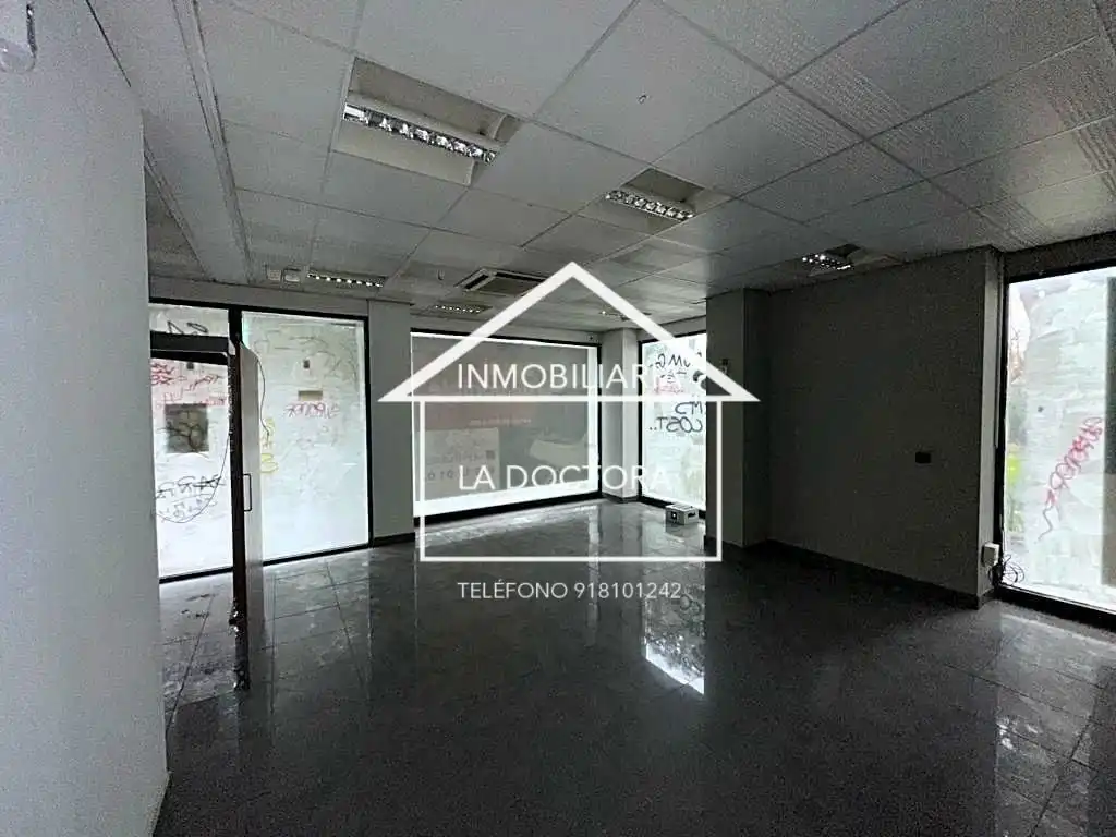 Vista exterior de Local en venta en Alcorcón