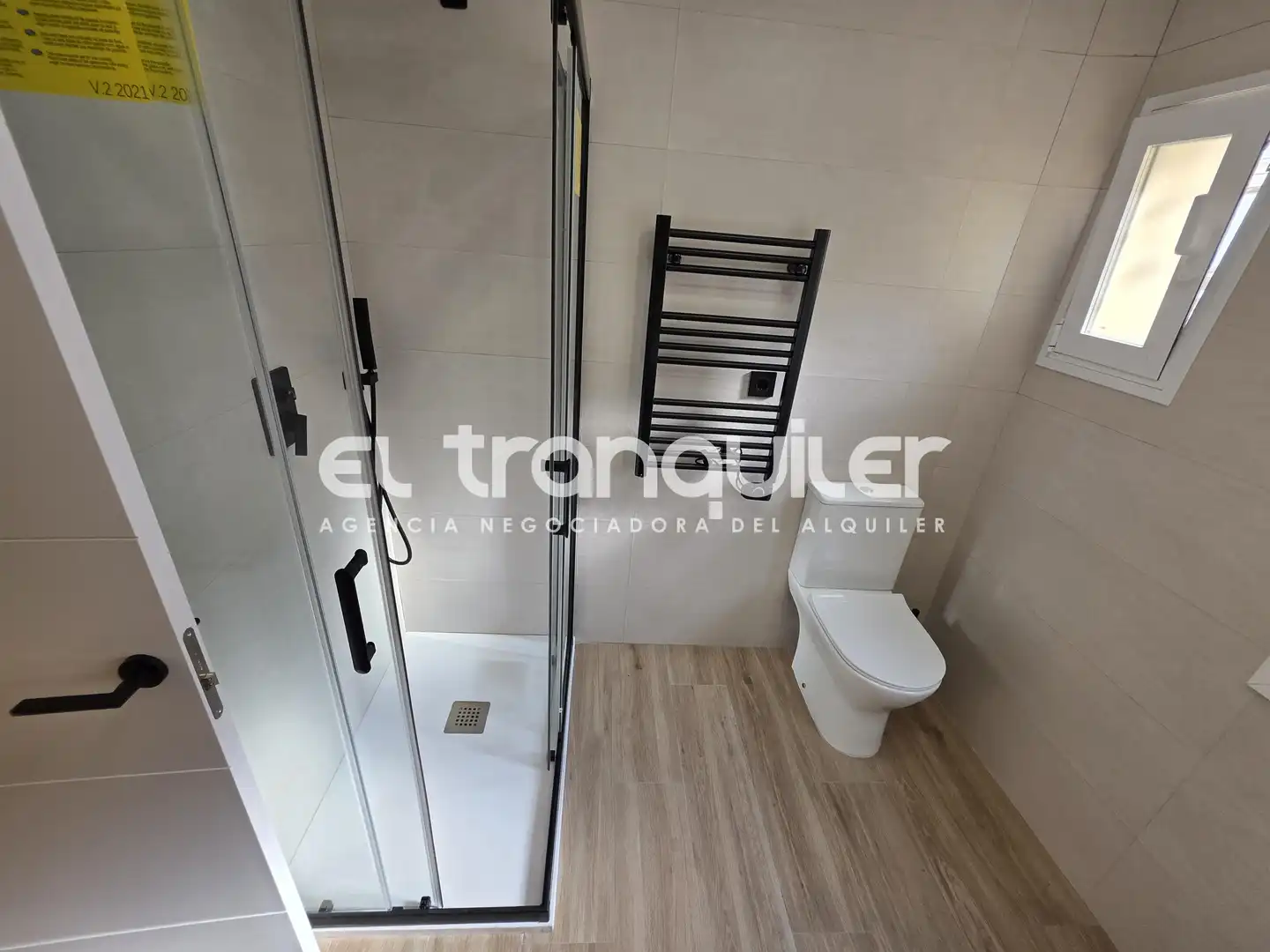 Badezimmer von Wohnung zur Miete in Madrid mit Klimaanlage, Möbliert und Waschmaschine