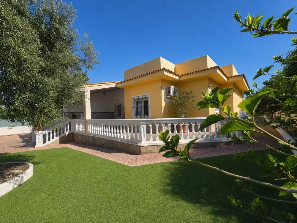 Vista exterior de Casa o xalet en venda en Llucmajor amb Aire condicionat, Jardí privat i Traster