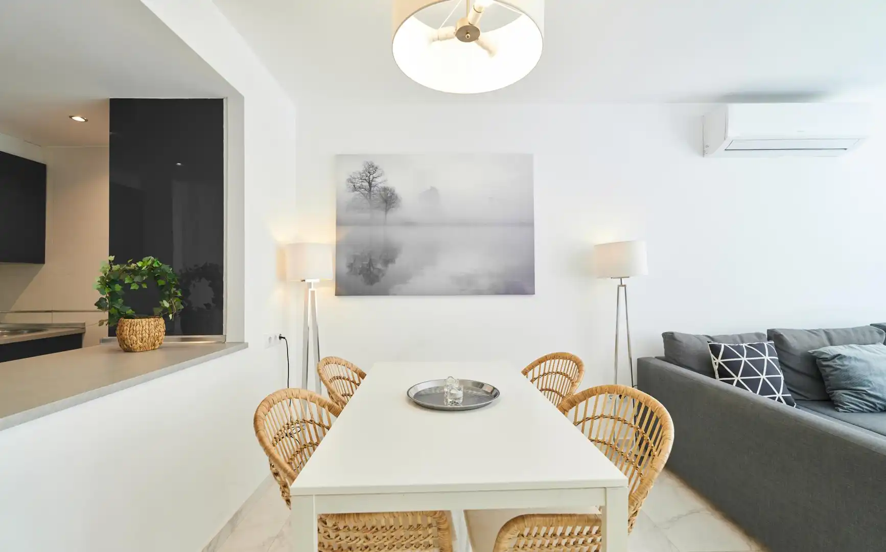 Esszimmer von Wohnungen zum Verkauf in Marbella mit Klimaanlage, Möbliert und Balkon