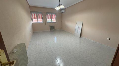 Foto 2 de Pis de lloguer a Calle Italia, Centro, Cáceres