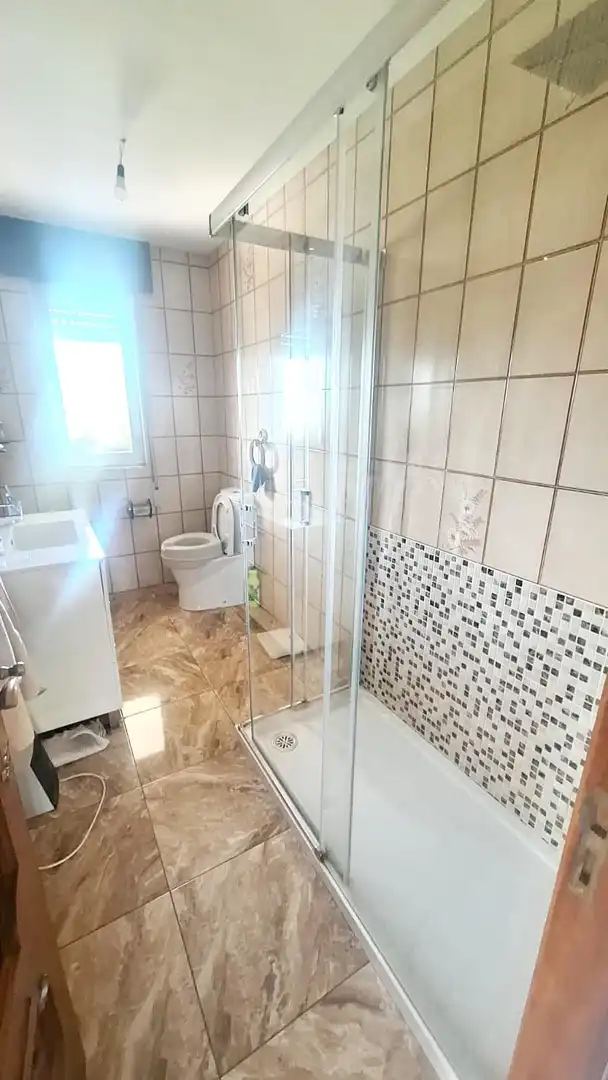 Baño de Casa o chalet en venta en Camponaraya con Calefacción, Jardín privado y Terraza