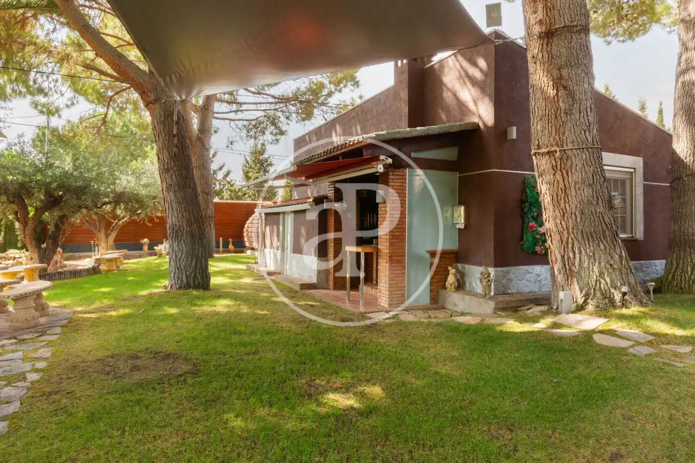 Jardín de Casa o chalet en venta en Elda con Aire acondicionado, Calefacción y Jardín privado