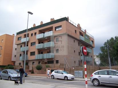 Exterior view of Duplex for sale in Figueres  with Heating, Terrace and Storage room