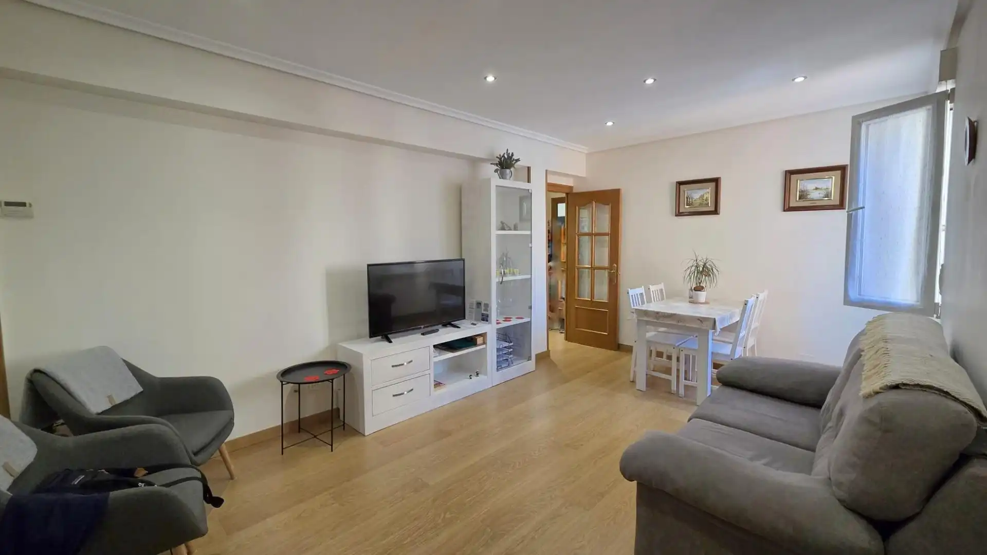Wohnzimmer von Wohnung zur Miete in Santander mit Heizung und Möbliert