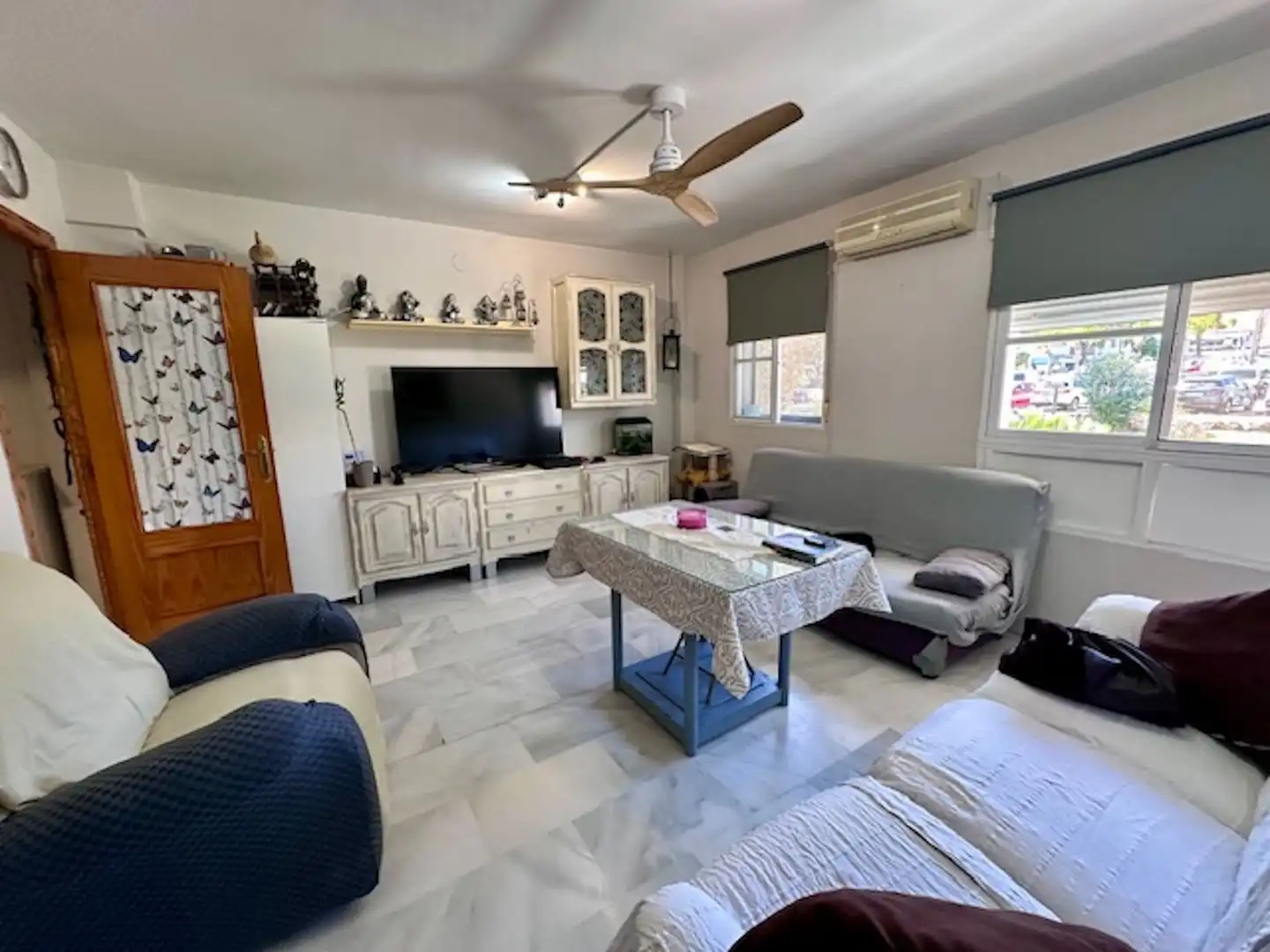 Living room of Flat for sale in Marbella  with Air Conditioner and Furnished