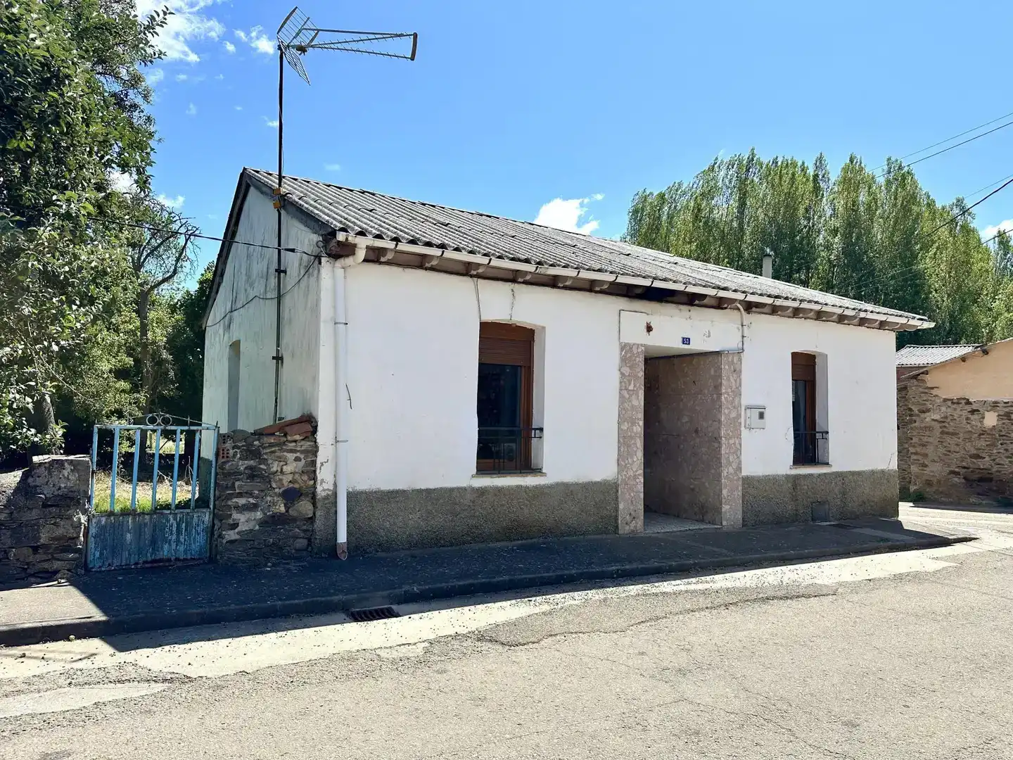 Vista exterior de Casa o chalet en venta en Santa María de Ordás con Jardín privado