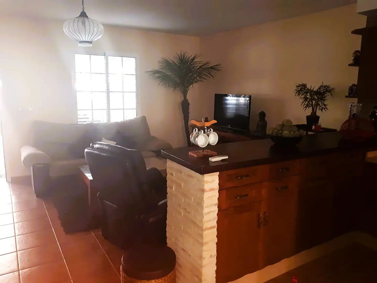 Sala de estar de Casa adosada en venta en Torrevieja con Aire acondicionado, Terraza y Amueblado