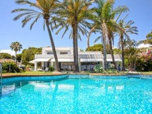 Vista exterior de Casa o xalet en venda en Málaga Capital amb Aire condicionat, Terrassa i Piscina