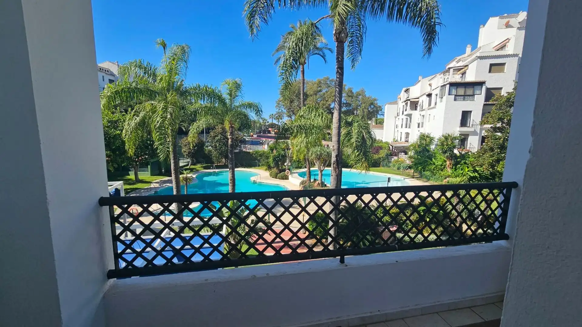 Schwimmbecken von Wohnungen zur Miete in Marbella mit Klimaanlage, Terrasse und Möbliert