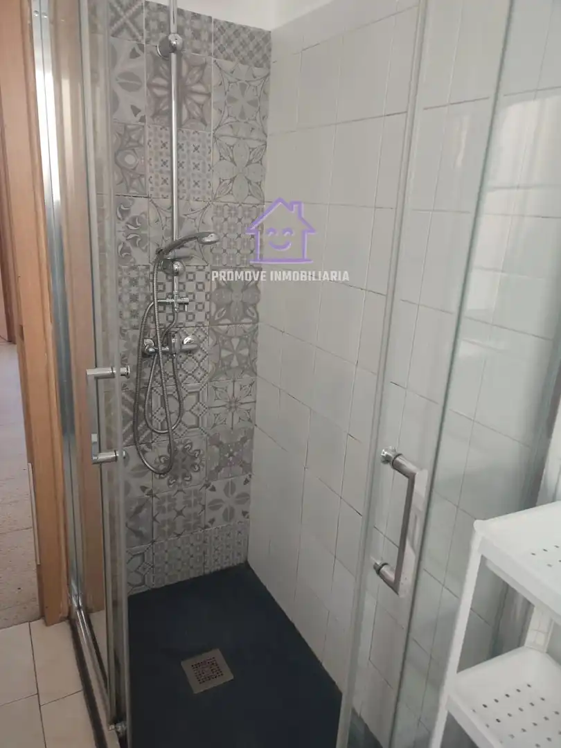 Badezimmer von Wohnung zur Miete in Arteixo