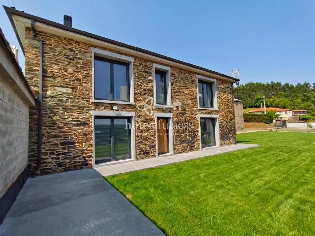 Vista exterior de Casa o xalet en venda en Cerdido amb Calefacció, Jardí privat i Terrassa