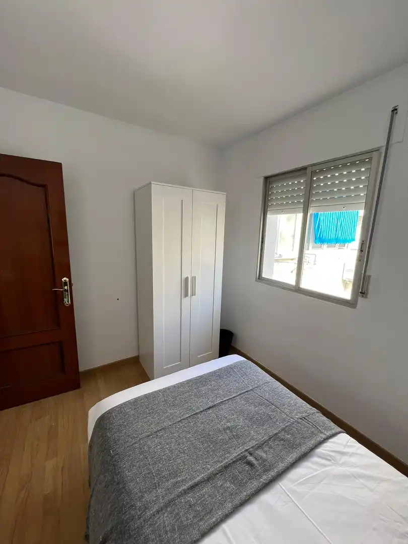 Room in N/A, -1, Parque Ayala - Jardín de la Abadía - Huelín